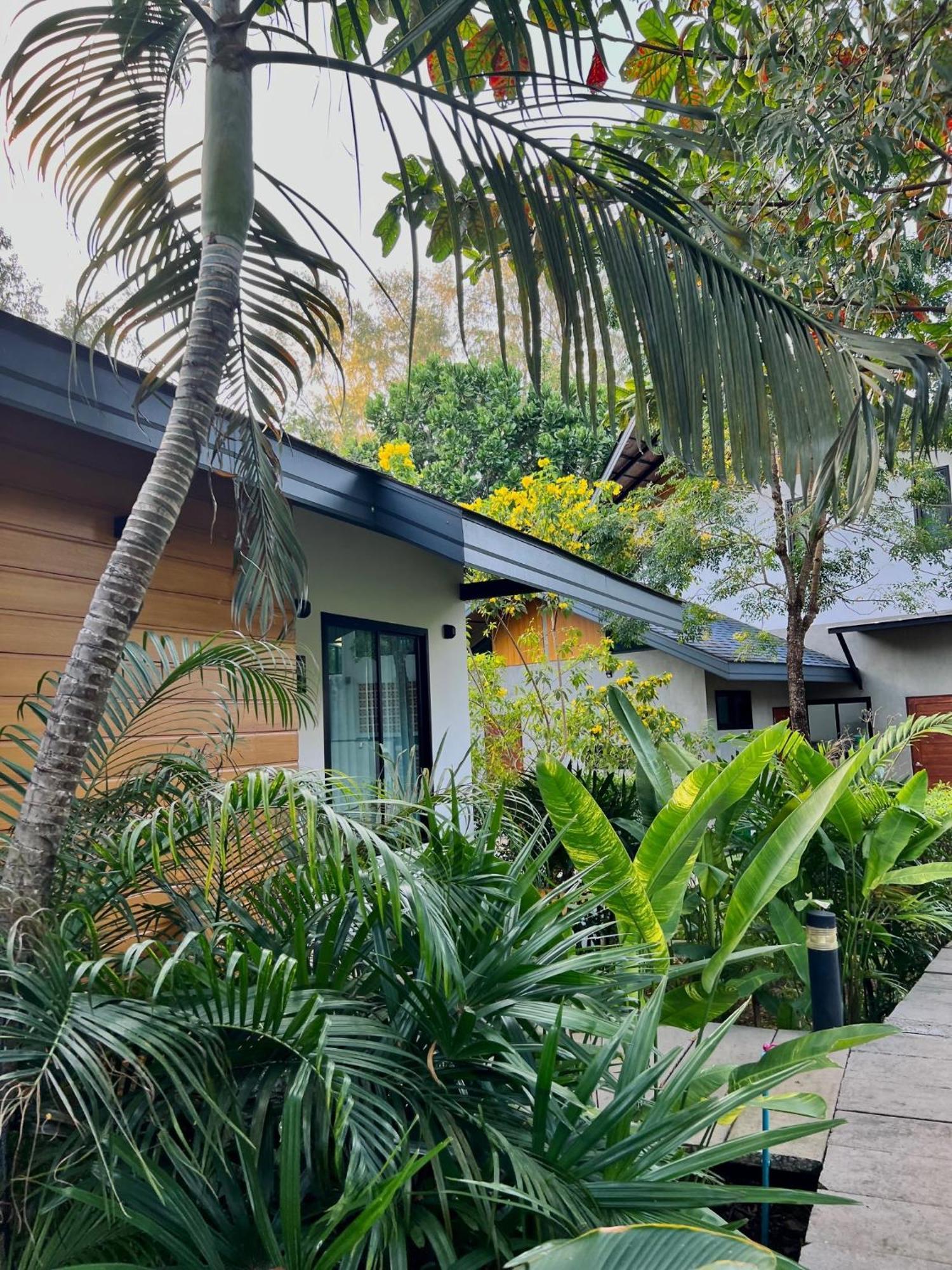 The Mantra Navi Hotel Ko Lanta Kültér fotó
